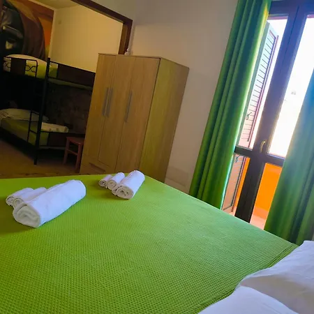 Couette-café Mamuthones 3*