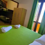 Alojamento de Acomodação e Pequeno-almoço Mamuthones 3*